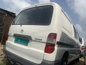 Toyota Grand HiAce 2005 White