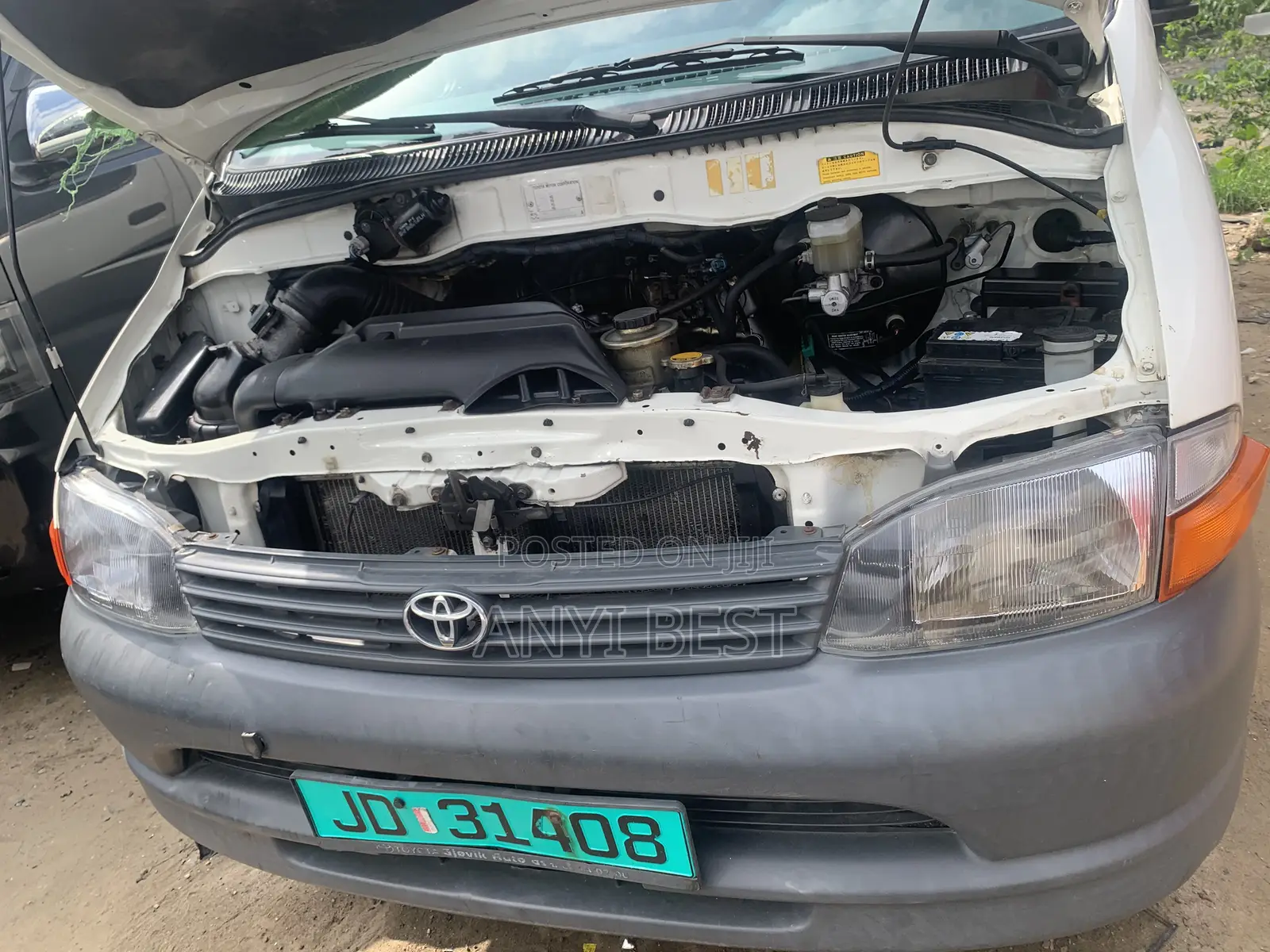 Toyota Grand HiAce 2005 White