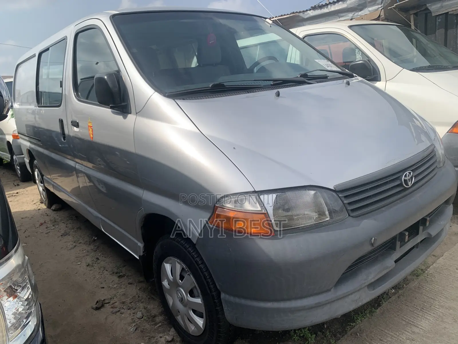 Toyota Grand HiAce 2005 Silver