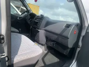 Toyota Grand HiAce 2005 Silver