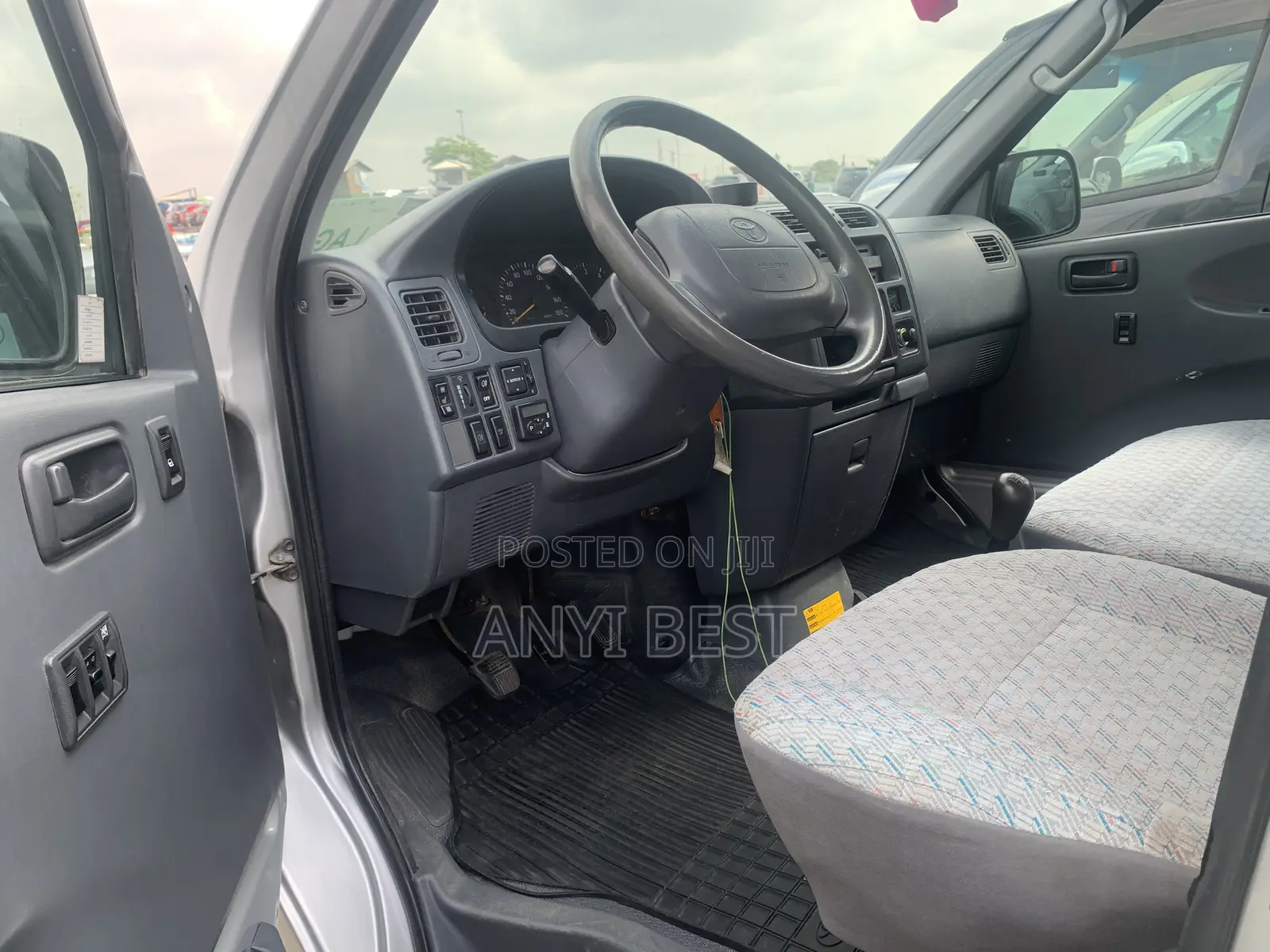 Toyota Grand HiAce 2005 Silver