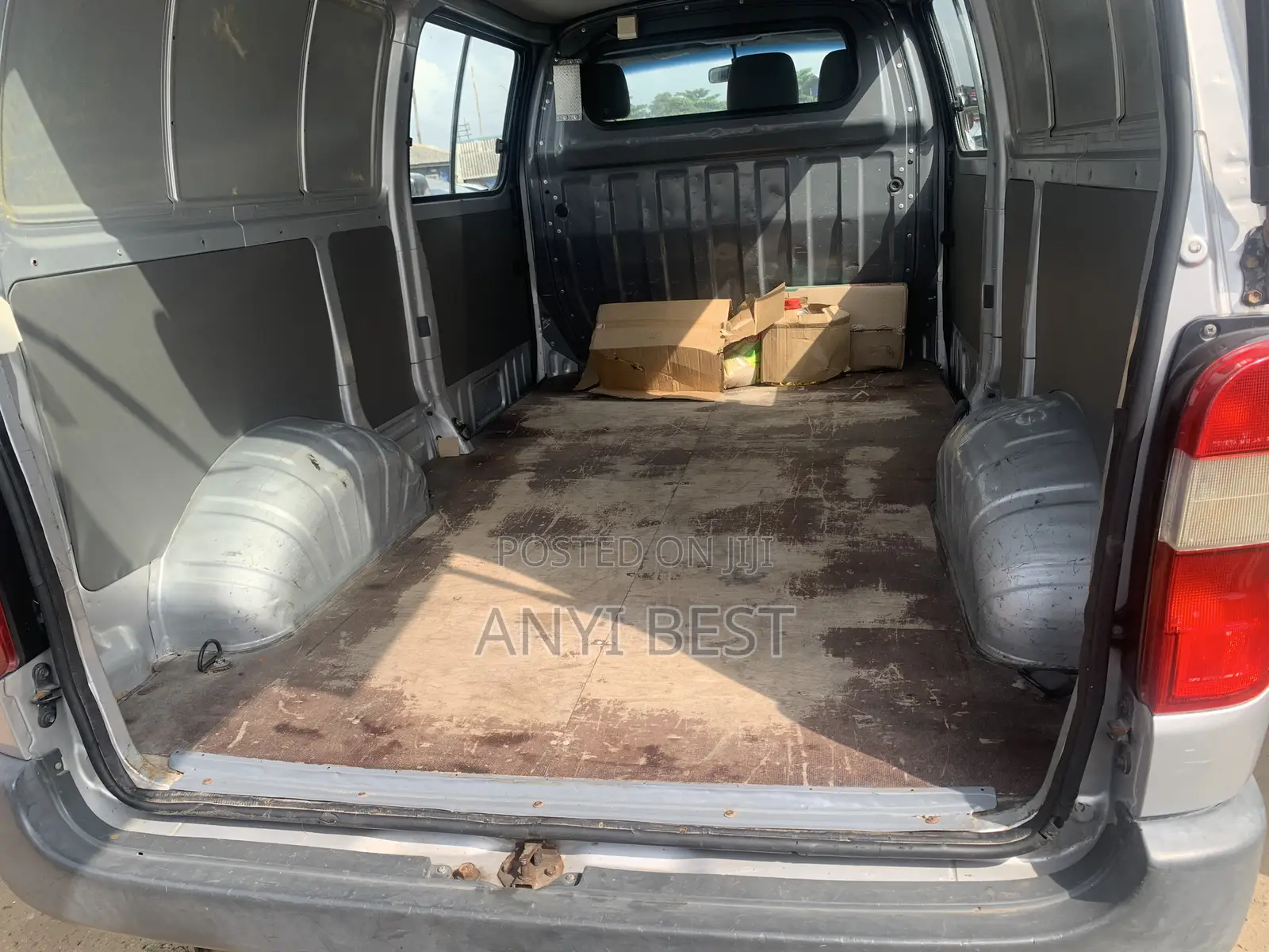 Toyota Grand HiAce 2005 Silver