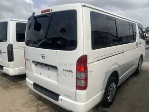 Toyota HiAce 2013 White