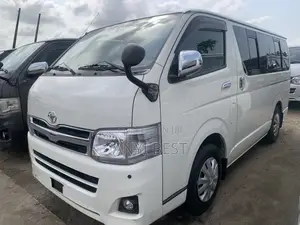 Toyota HiAce 2013 White