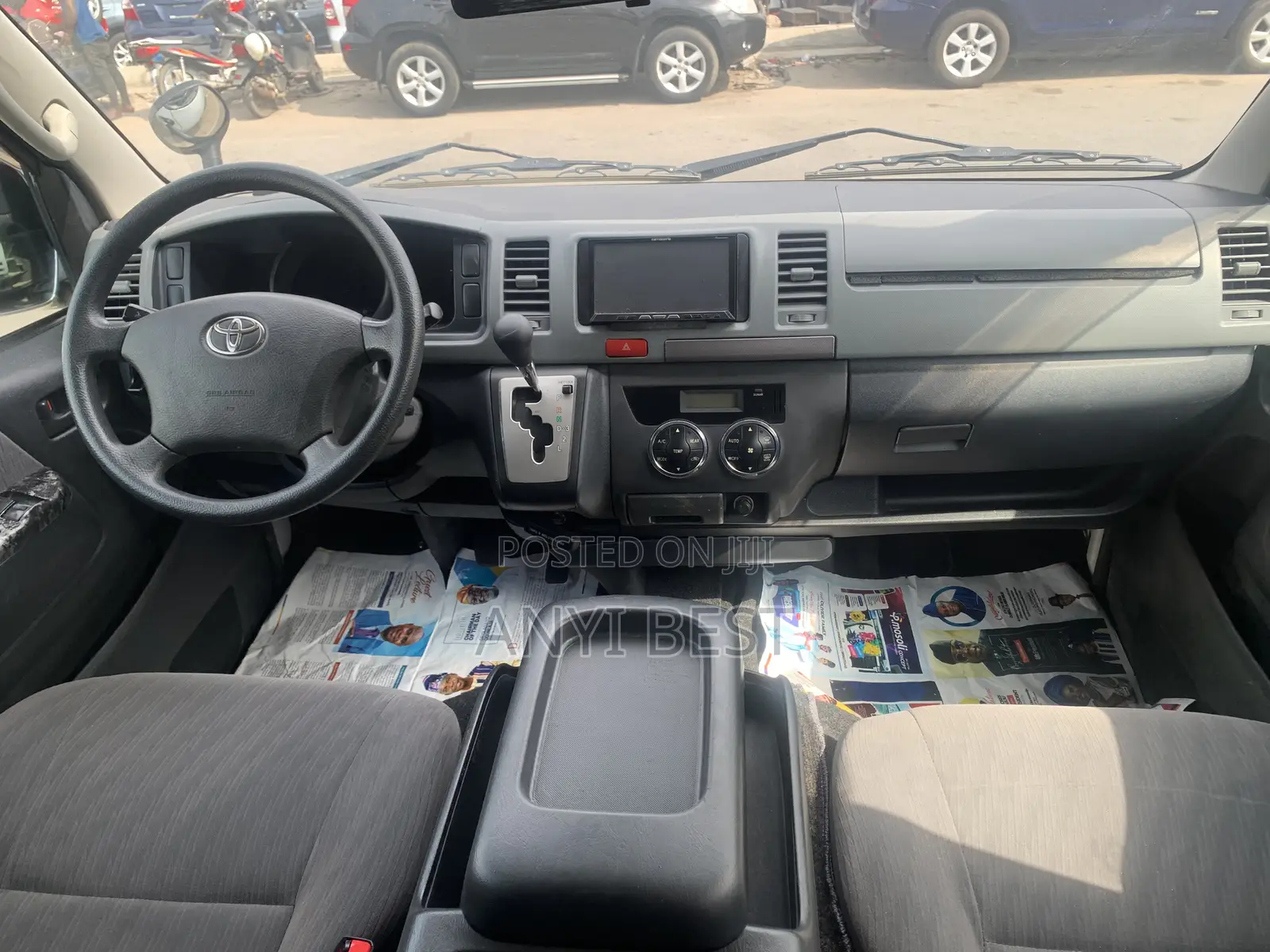 Toyota HiAce 2013 White