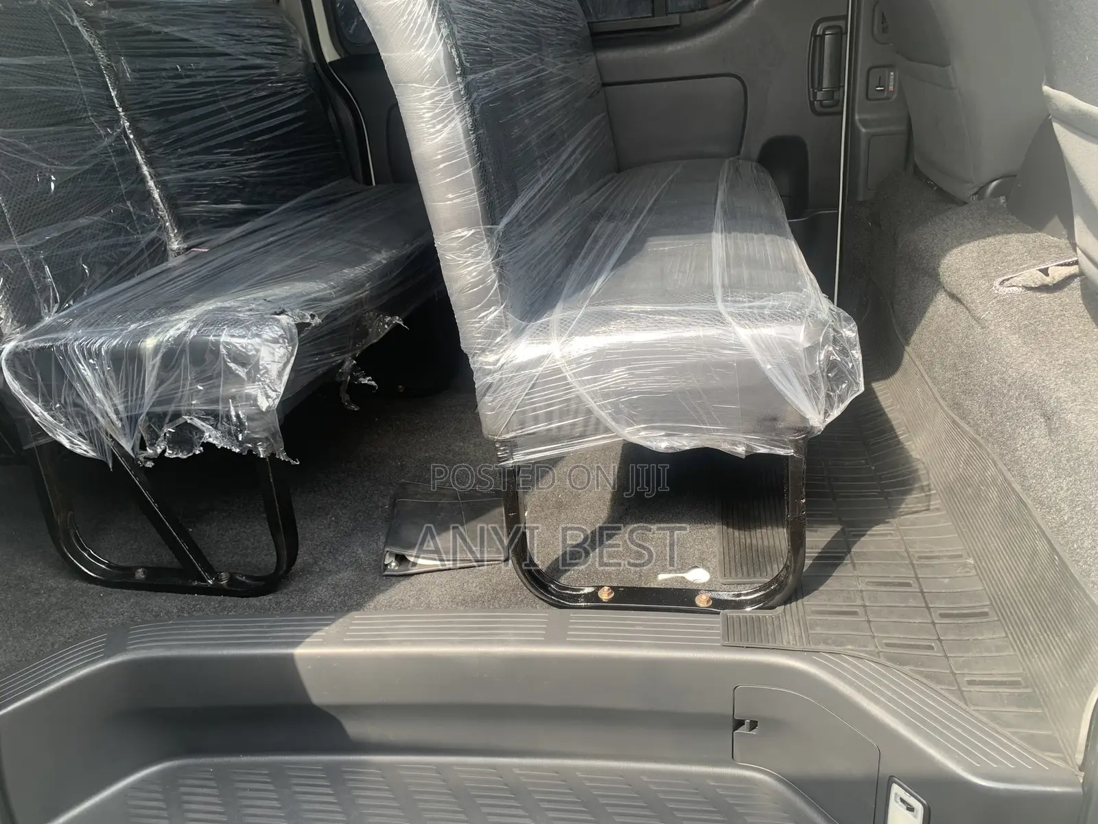 Toyota HiAce 2013 White