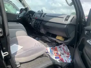 Toyota HiAce 2012 Black