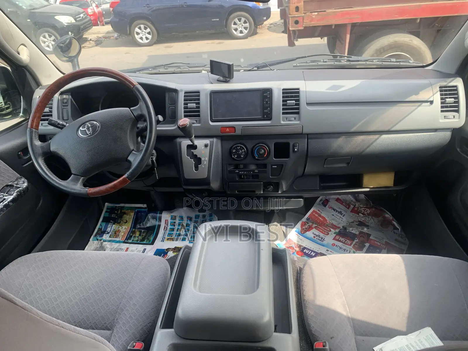 Toyota HiAce 2012 Black