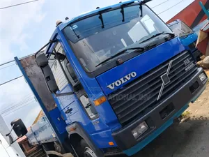 Volvo Truck Fl 6, 8 Bolt 2002 Blue