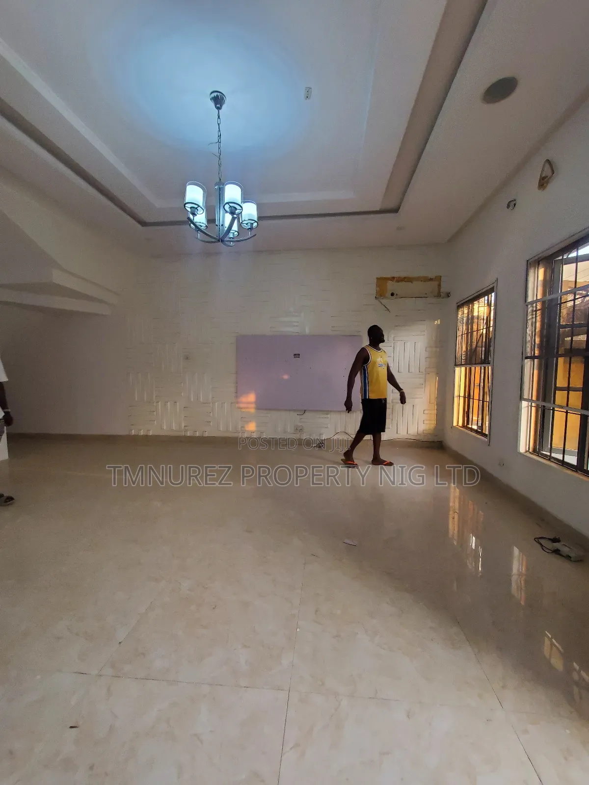 Studio Apartment in Chevron for rent