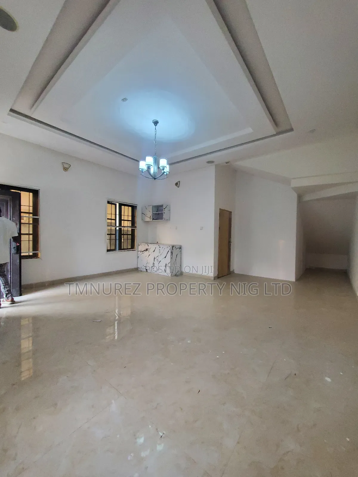 Studio Apartment in Chevron for rent
