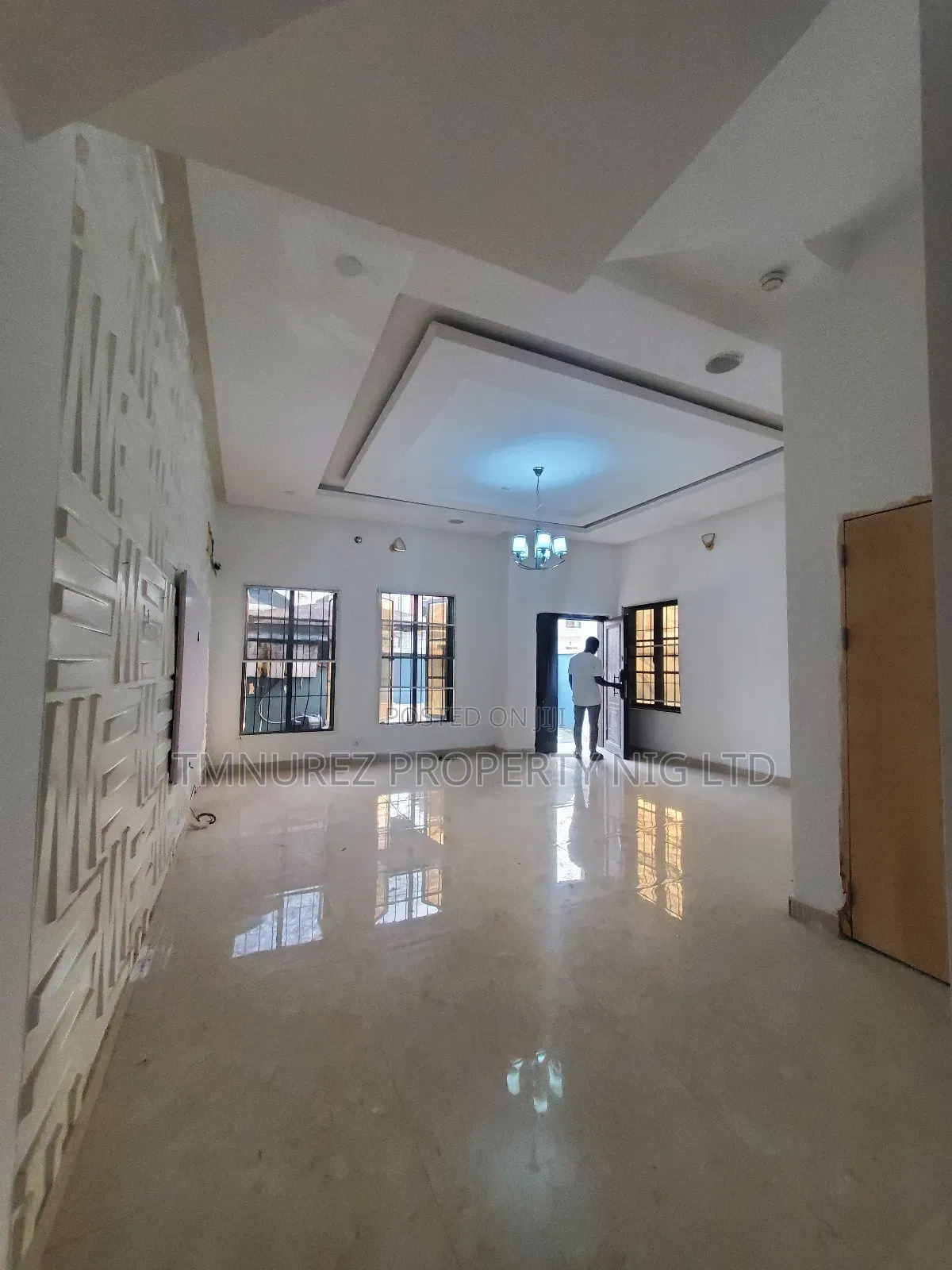Studio Apartment in Chevron for rent