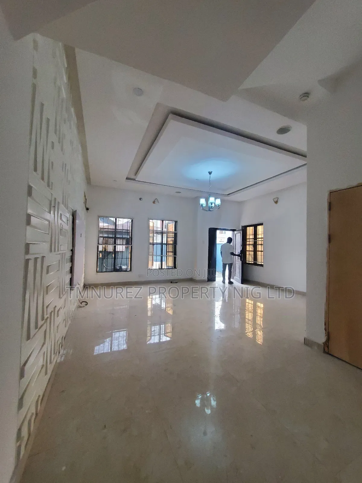 Studio Apartment in Chevron for rent