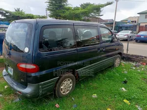 Hyundai Starex 2005 Blue