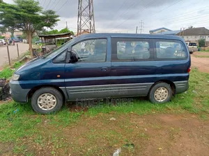 Hyundai Starex 2005 Blue