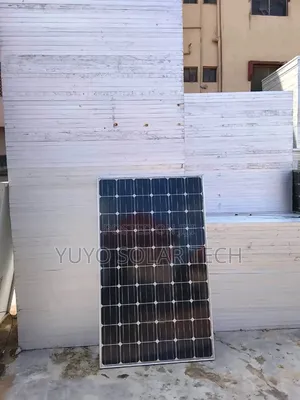 Canadian 300w Solar Panel