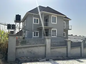 4bdrm Duplex in Redwood Estate, Idu for sale