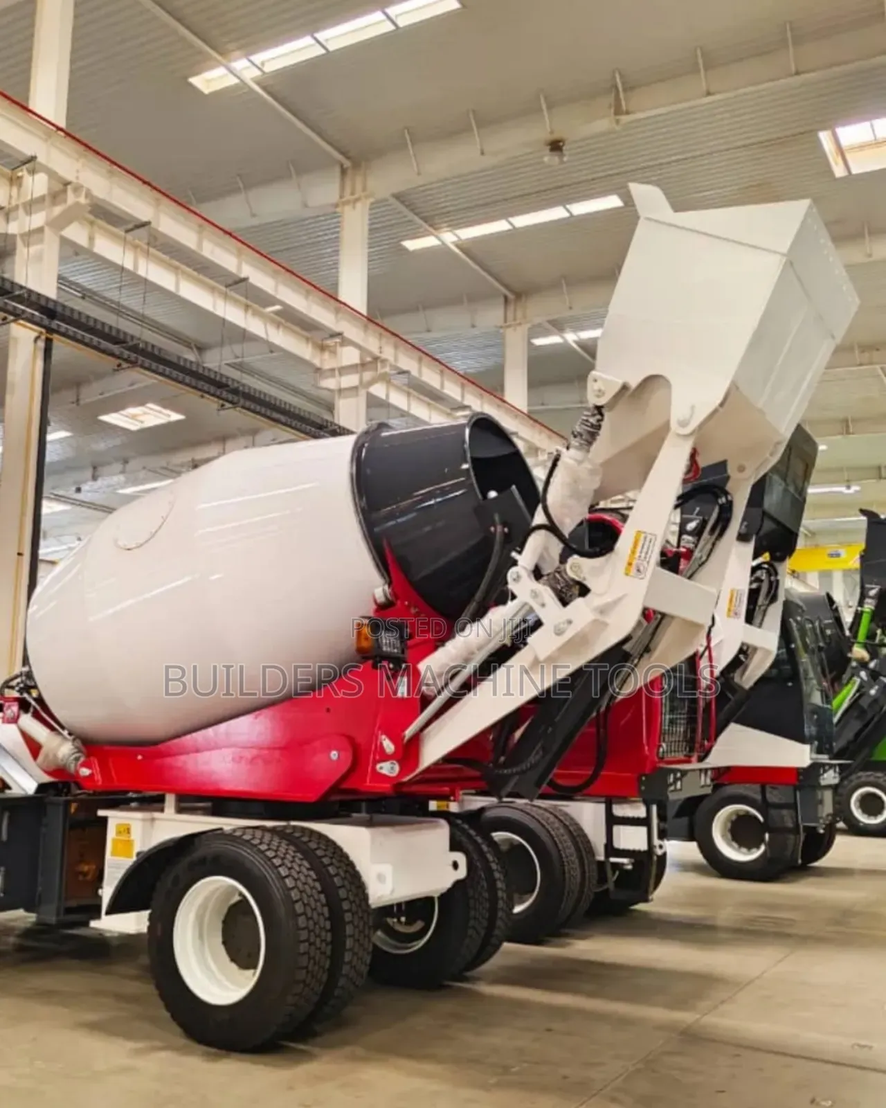 6.5 Cubic Meter Self-Loading Concrete Mixer 