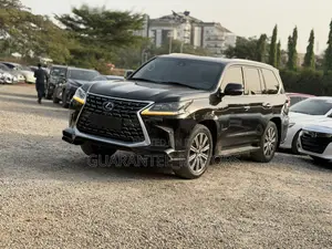 Lexus LX 2017 Black