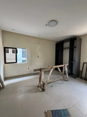 3bdrm Apartment in Lekki Phase 1 for rent