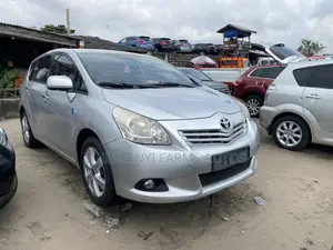 Toyota Verso 2013 Silver