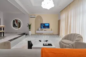Luxury One Bedroom Apartment