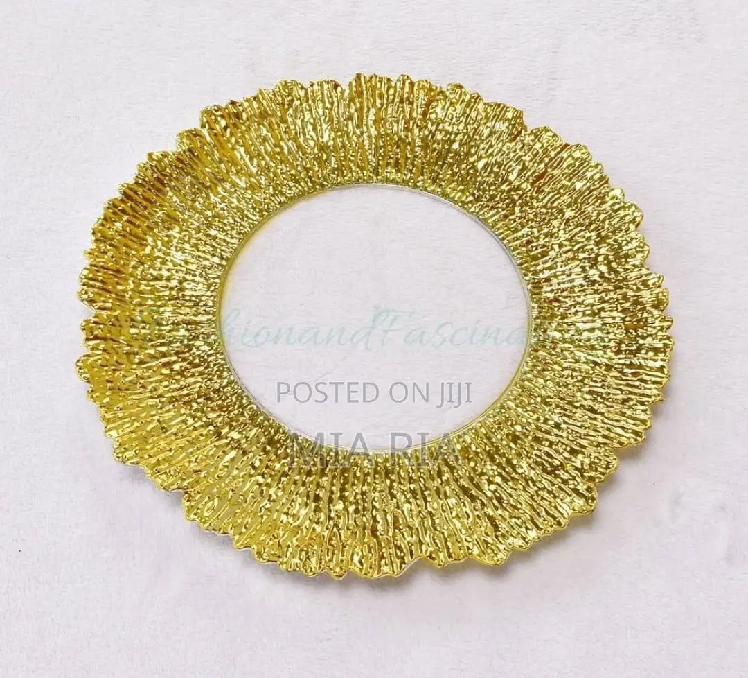 Plastic Gold Charger Plate
