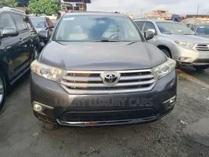 Toyota Highlander Limited 2012 Gray