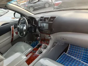 Toyota Highlander Limited 2012 Gray