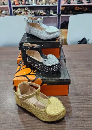 Glitter Heart Princess Shoes for Girls
Size 20 to 28 Fully Boxed