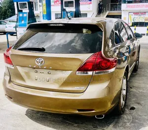 Toyota Venza Limited AWD V6 2013 Gold