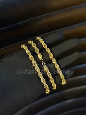 Tiny Gold Twist Hand Chain