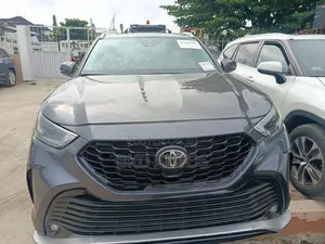Toyota Highlander XLE AWD 2023 Gray