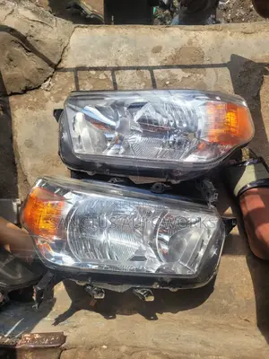 Headlight Toyota 4runner 2010