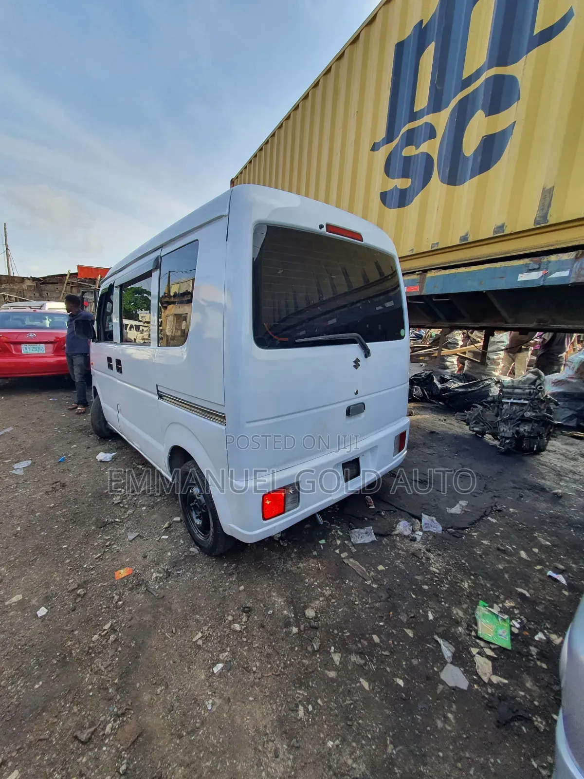 Suzuki APV Minibus 2010 White