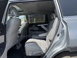 Toyota Highlander XLE 4dr SUV AWD (3.5L 6cyl 6A) 2015 Silver