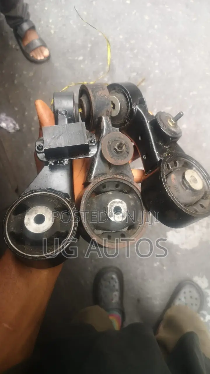 Engine Seat / Mounting Rx350