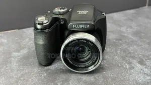 Fujifilm Finepix S5700 7.0mp Digital Camera - Black