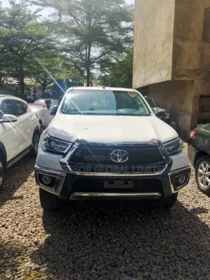 Toyota Hilux 2020 White