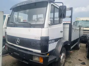 Mercedes Benz 1520 Pickup Truck With Big Axle