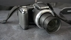 Olympus Sp-810uz 14.0mp Digital Camera - Black