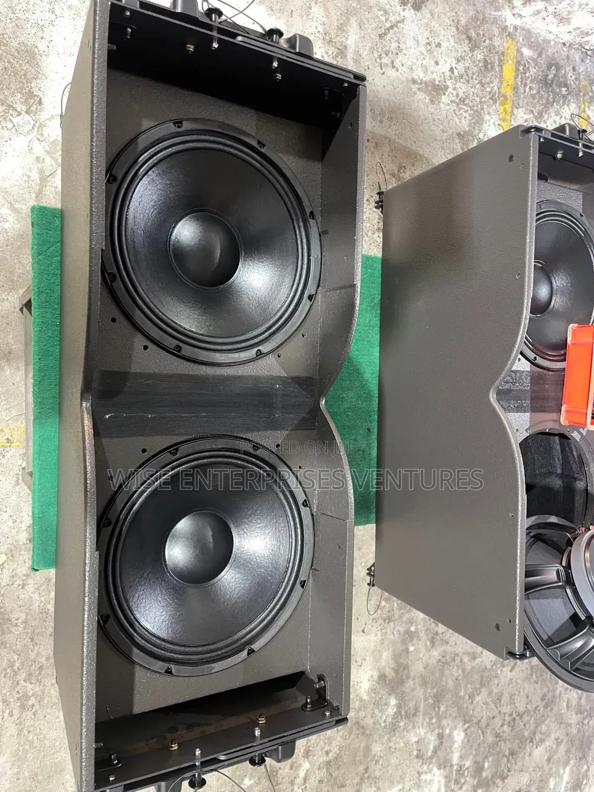 Line Arry Speaker