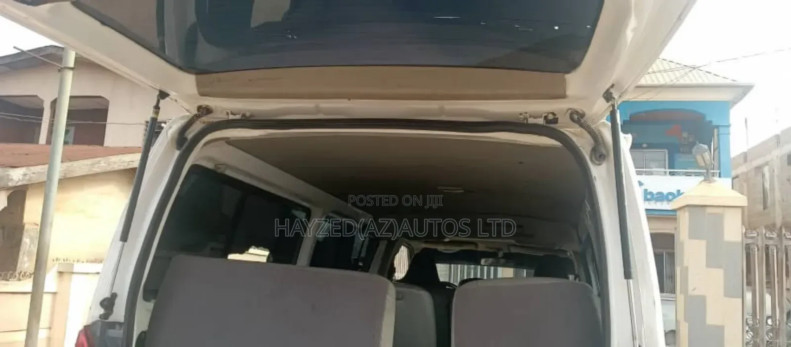 Toyota HiAce 2004 White