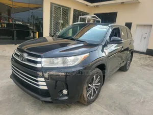Toyota Highlander XLE 4x4 V6 (3.5L 6cyl 8A) 2017 Black