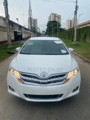 Toyota Venza XLE 4dr Wagon AWD (3.5L 6cyl 6A) 2014 White