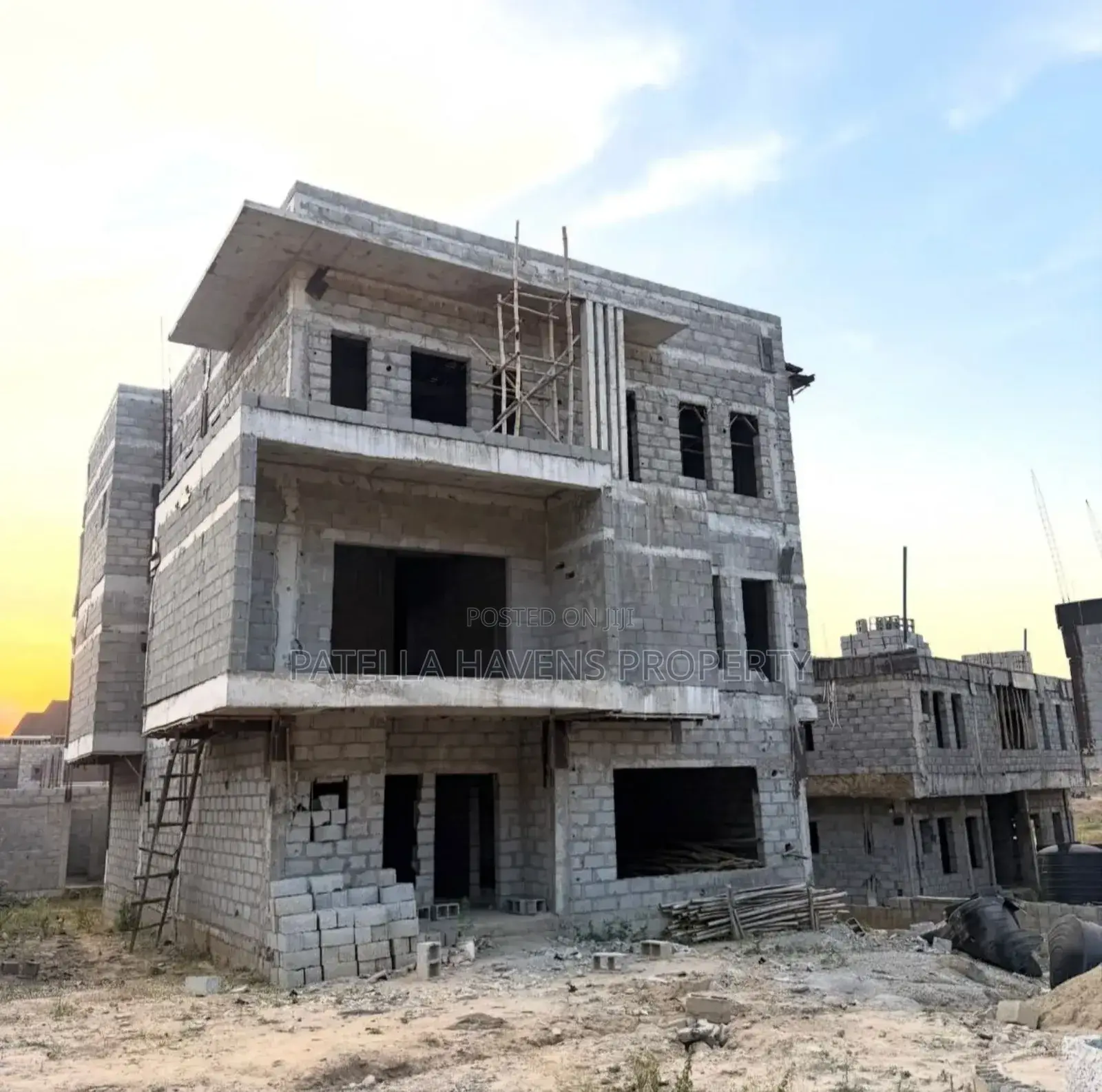 5 Bedroom Fully Detached Carcass in Apo