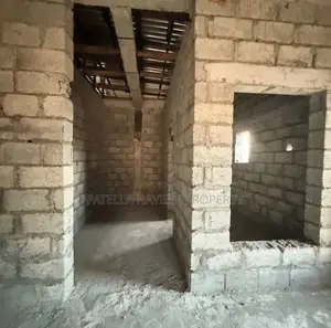 5 Bedroom Fully Detached Carcass in Apo