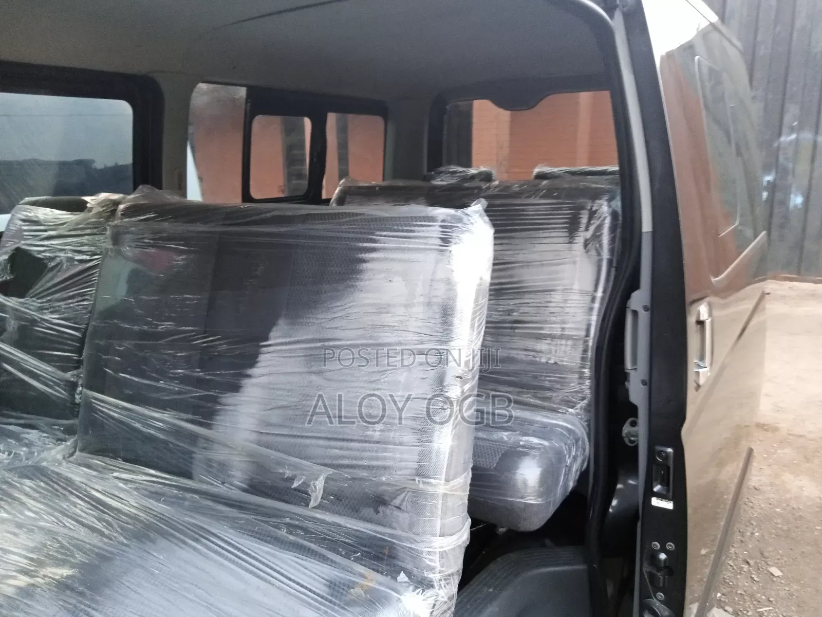 Toyota HiAce 2010 White