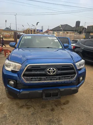 Toyota Tacoma SR5 2017 Blue