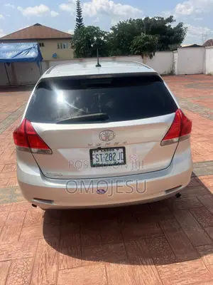 Toyota Venza 2010 Silver